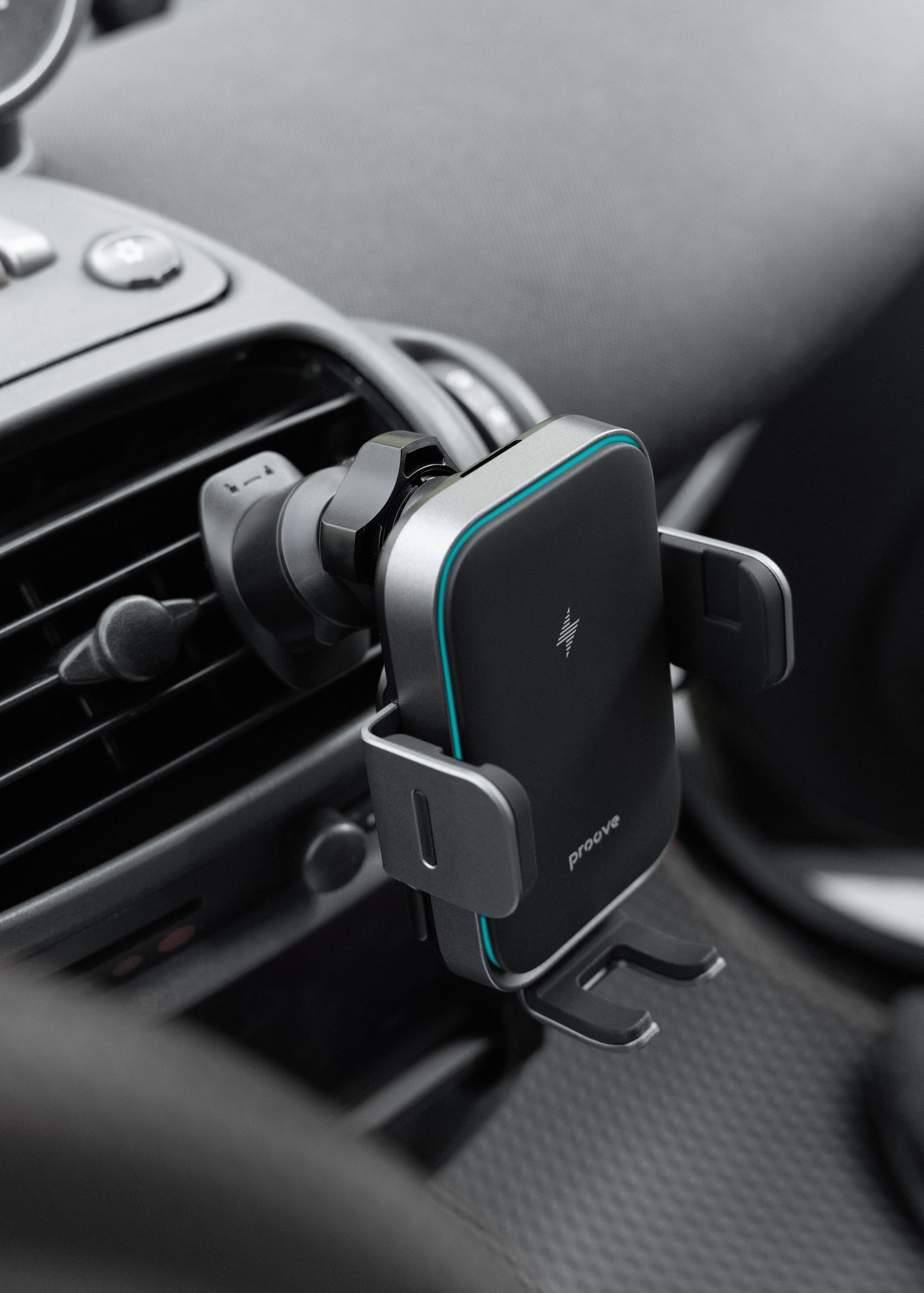 Mbajtëse për telefon me karikim wireless Proove Triple Clamp Pro, 15W, metal gri